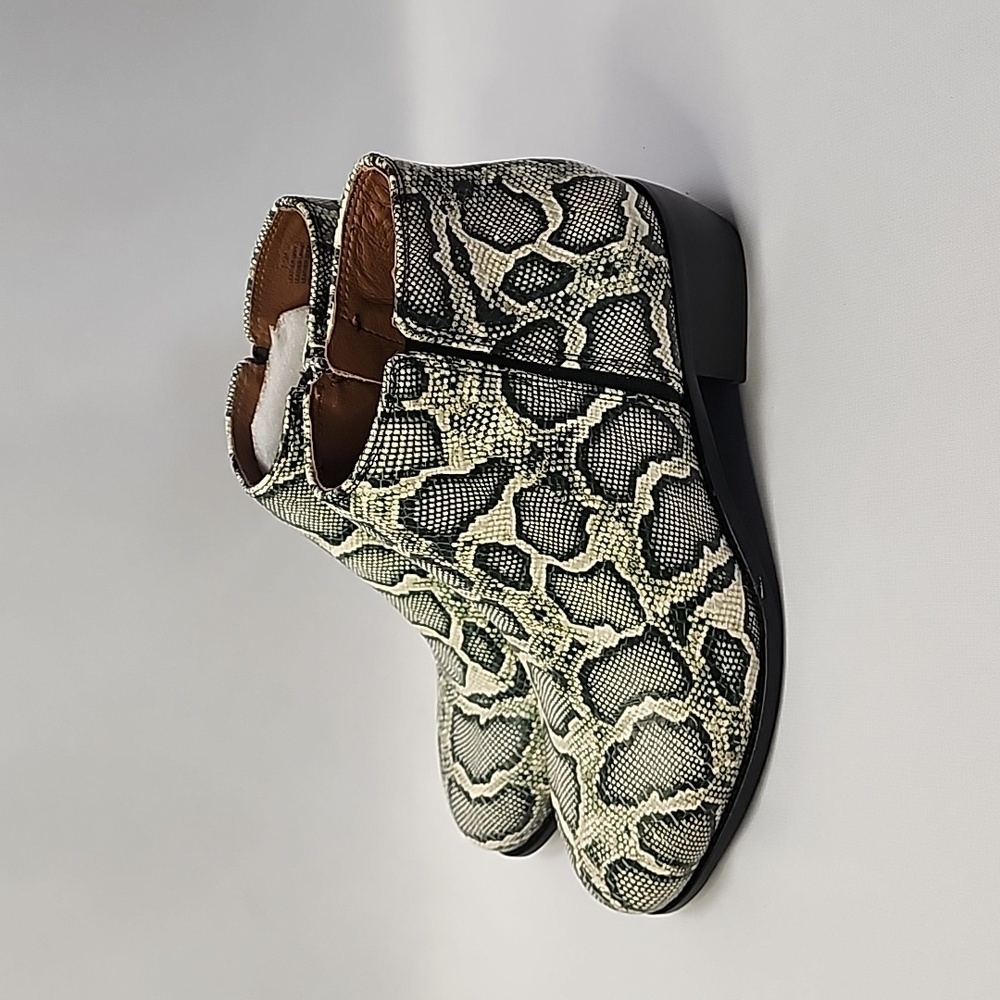 Antonio Melani Leather Snakeprint Boots/Booties NWOB Size 7.5W Grey/Black/White - Picture 2 of 11
